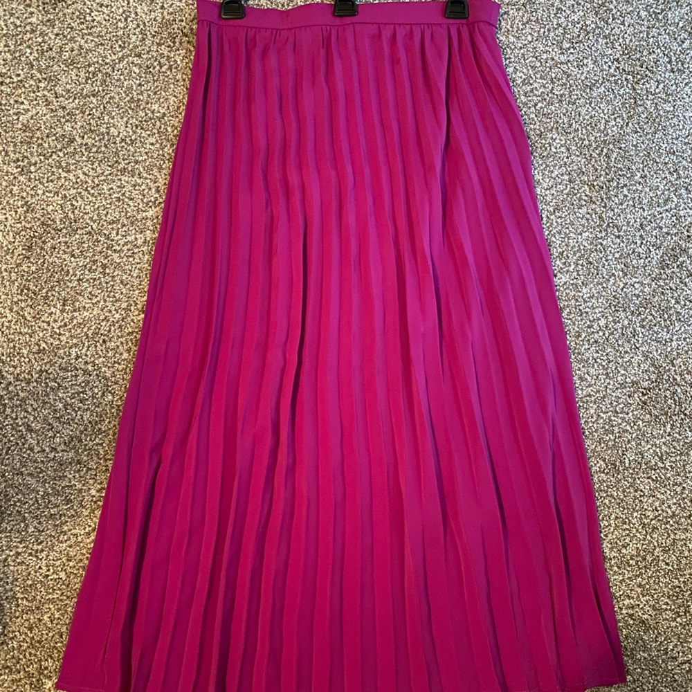 Gorgeous midi skirt
